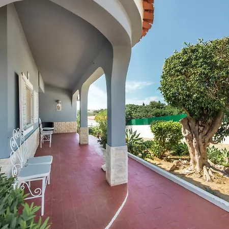 빌라 Spacious 5br Family & Group With Private Pool & Games Armação de Pêra