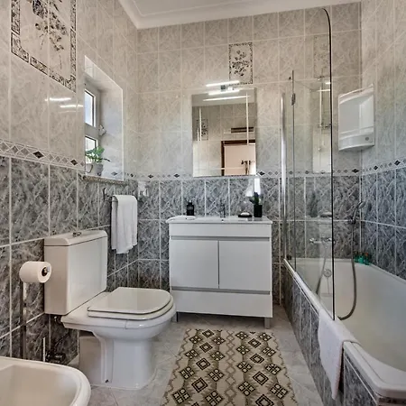 Spacious 5br Family & Group With Private Pool & Games 빌라 Armação de Pêra