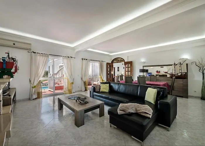 Cadre - 5br W Private Pool & Snooker Table Villa