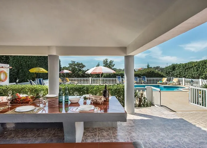 Cadre - 5br W Private Pool & Snooker Table Villa