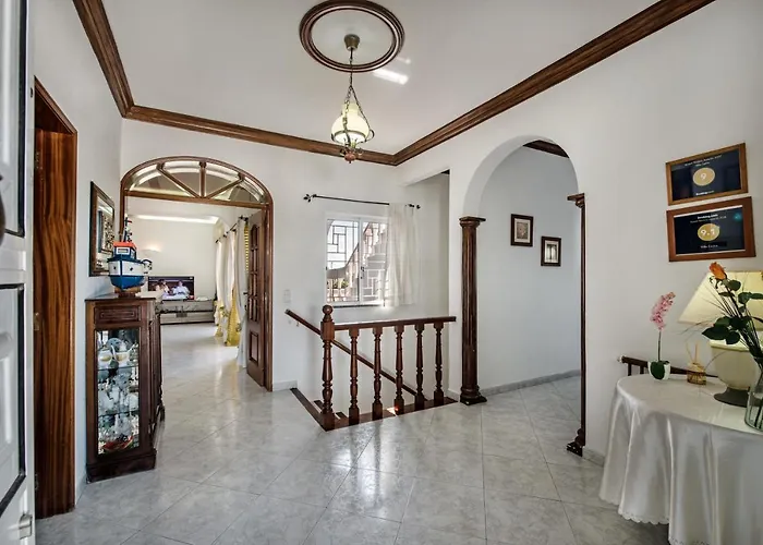 Villa Cadre - 5br W Private Pool & Snooker Table *