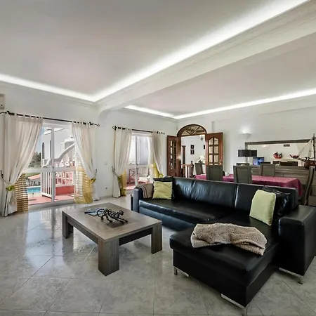 Cadre Villa