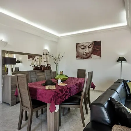 Spacious 5br Family & Group With Private Pool & Games * Armação de Pêra