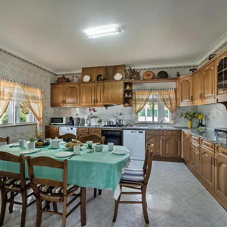 Spacious 5br Family & Group With Private Pool & Games *