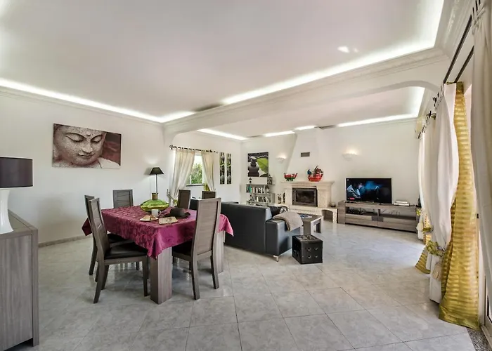 Cadre - 5br W Private Pool & Snooker Table